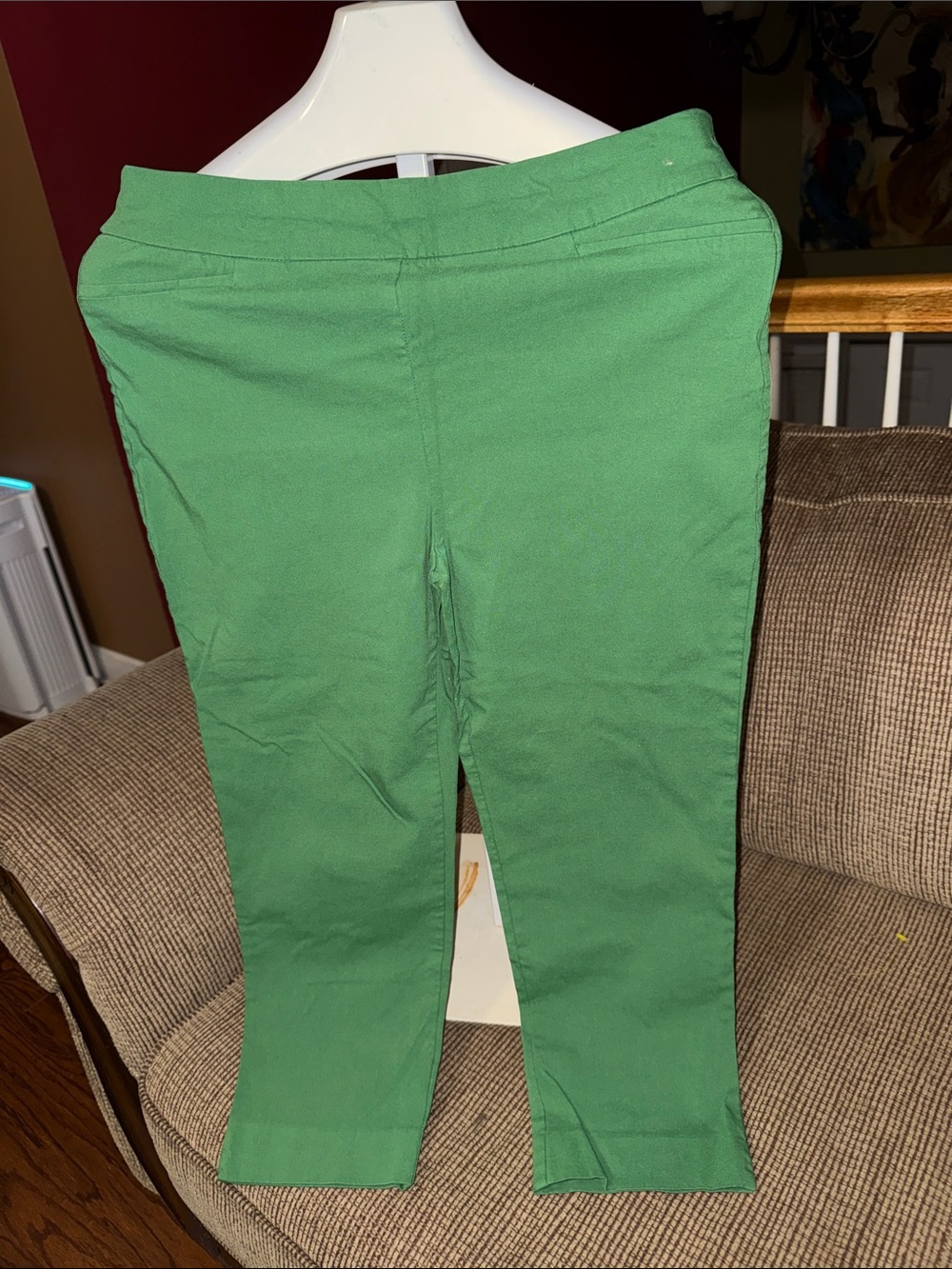 Chico's Bright Green Ponte Capri Pants